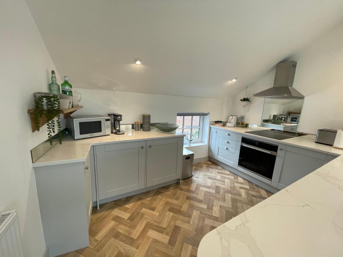 Lees Lookout Holt ,2 Bedroom Luxury Apartment With Private Parking Exterior foto